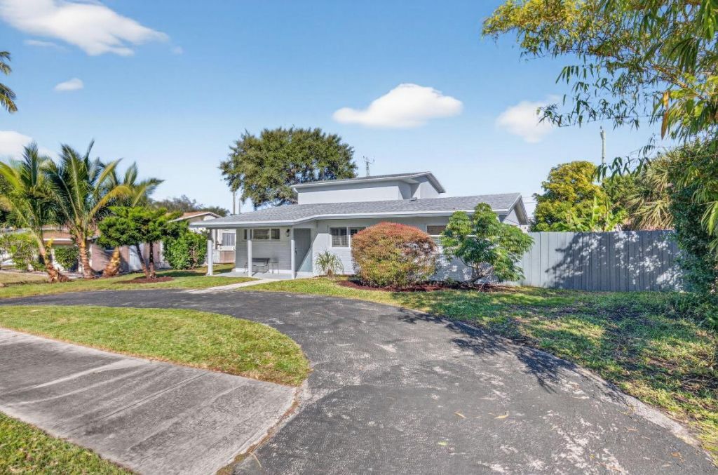 379 NW 23rd Street, Boca Raton, FL 33431 Photo