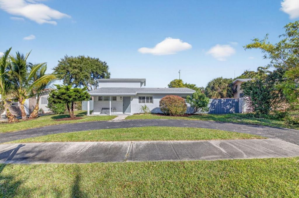 379 NW 23rd Street, Boca Raton, FL 33431 Photo