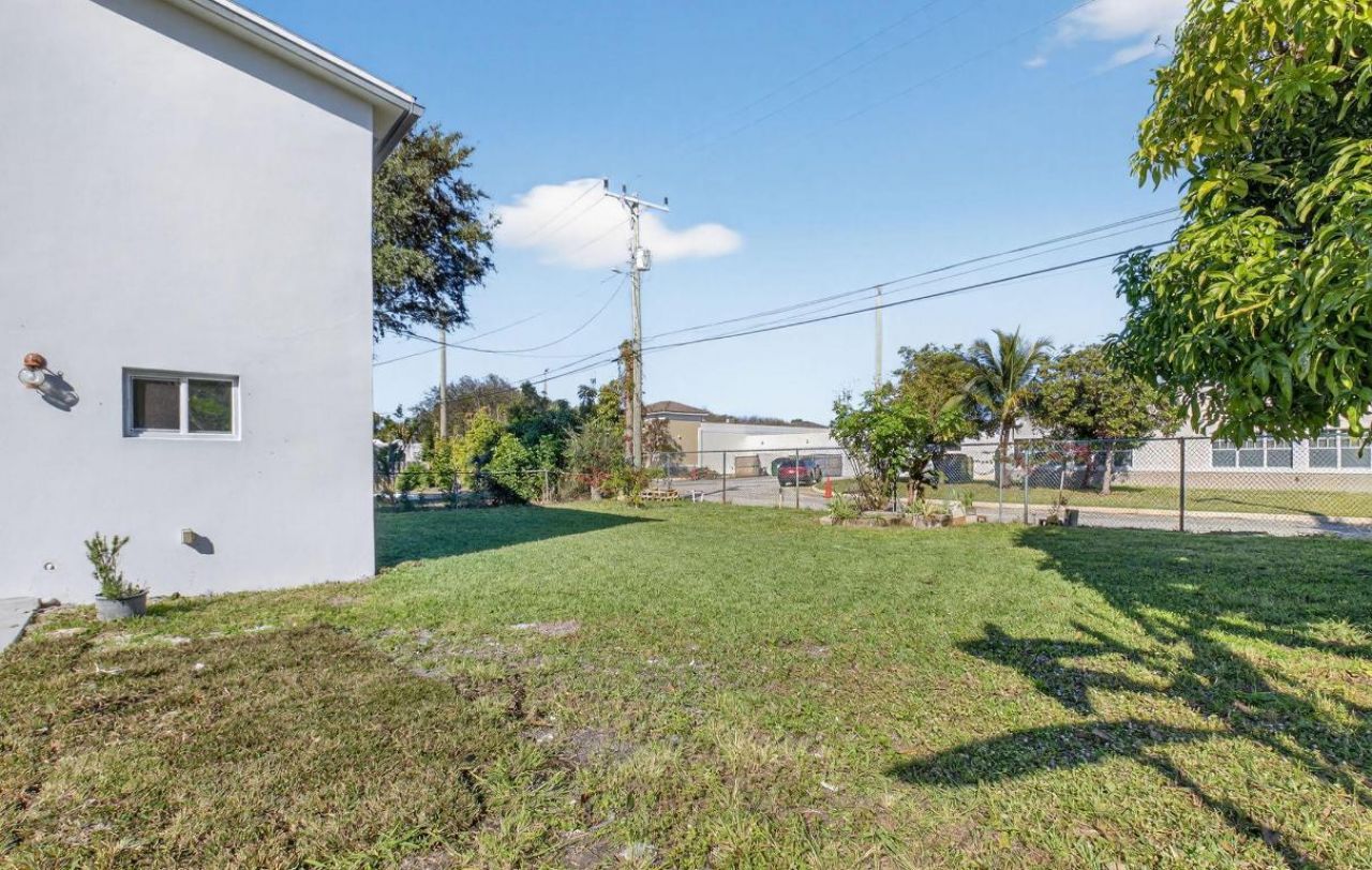 379 NW 23rd Street, Boca Raton, FL 33431 Photo