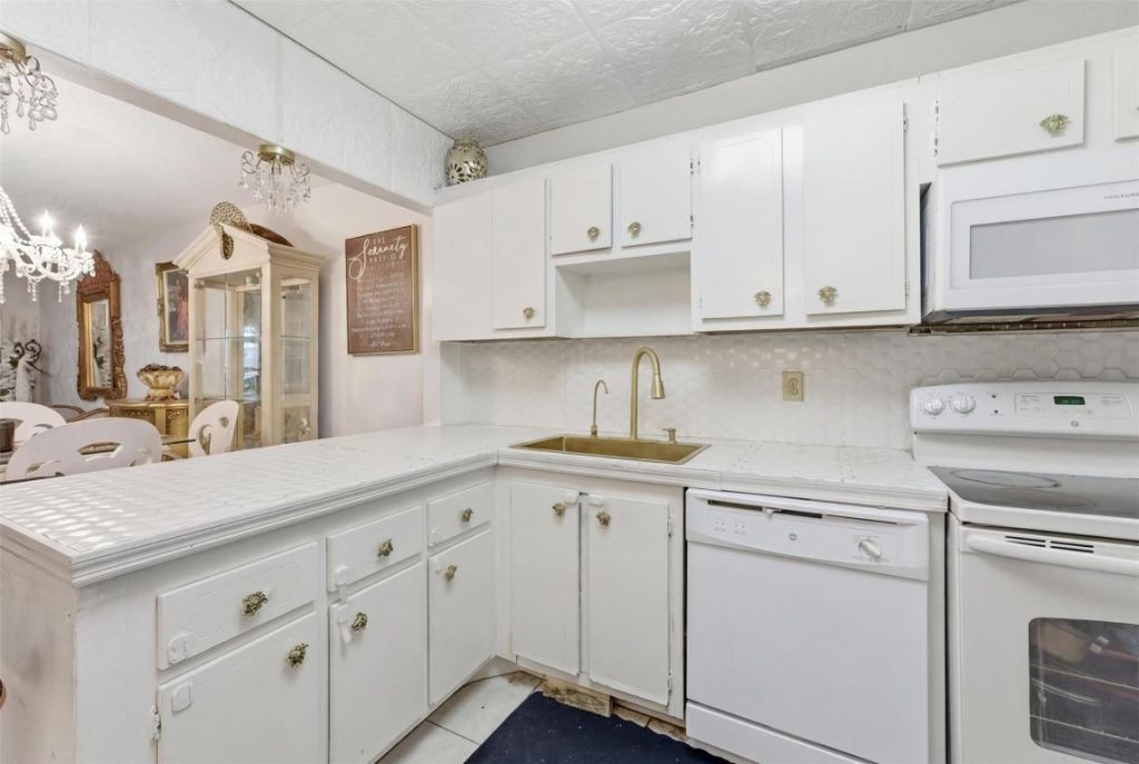 7950 NW 5th Court, Unit 101, Margate, FL 33063 Photo