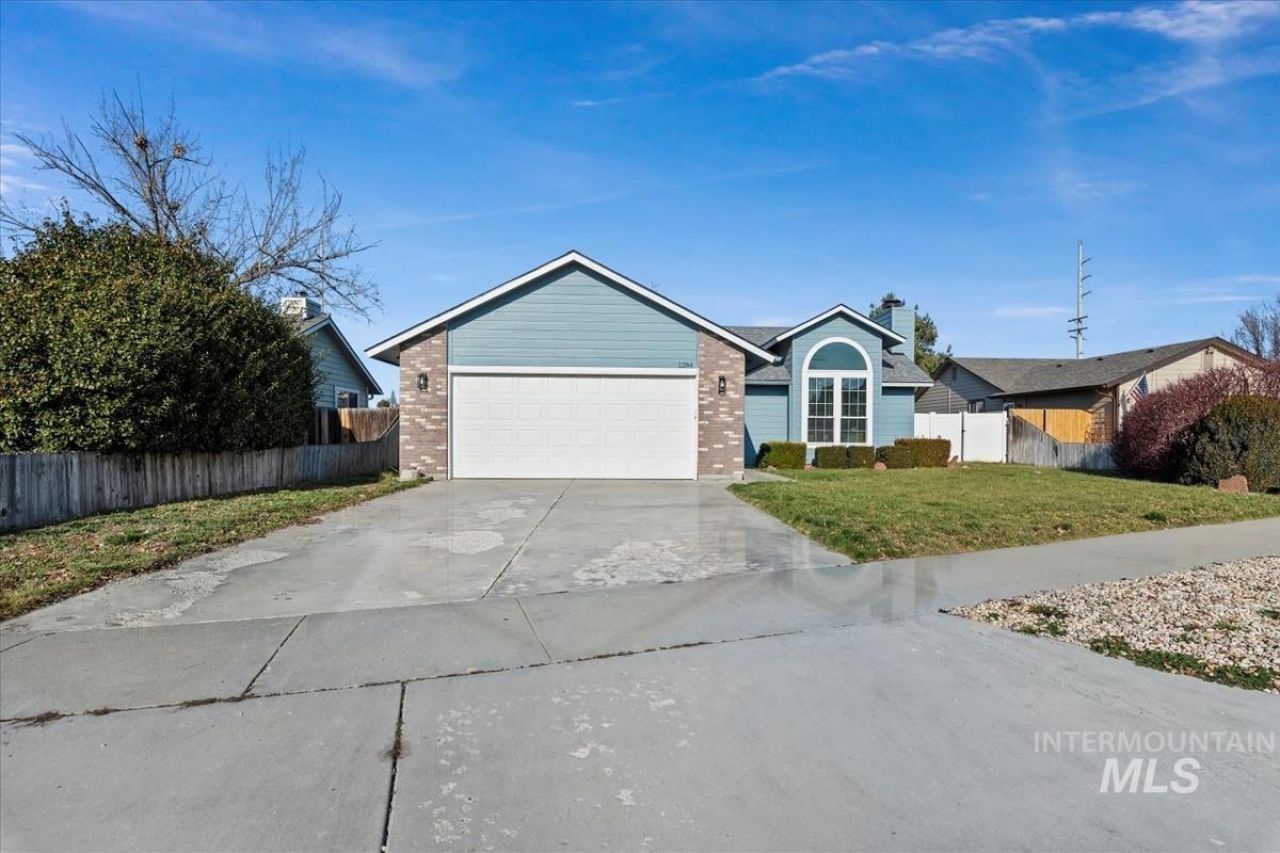 1284 W Crest Wood Dr, Meridian, ID 83642 Main Photo