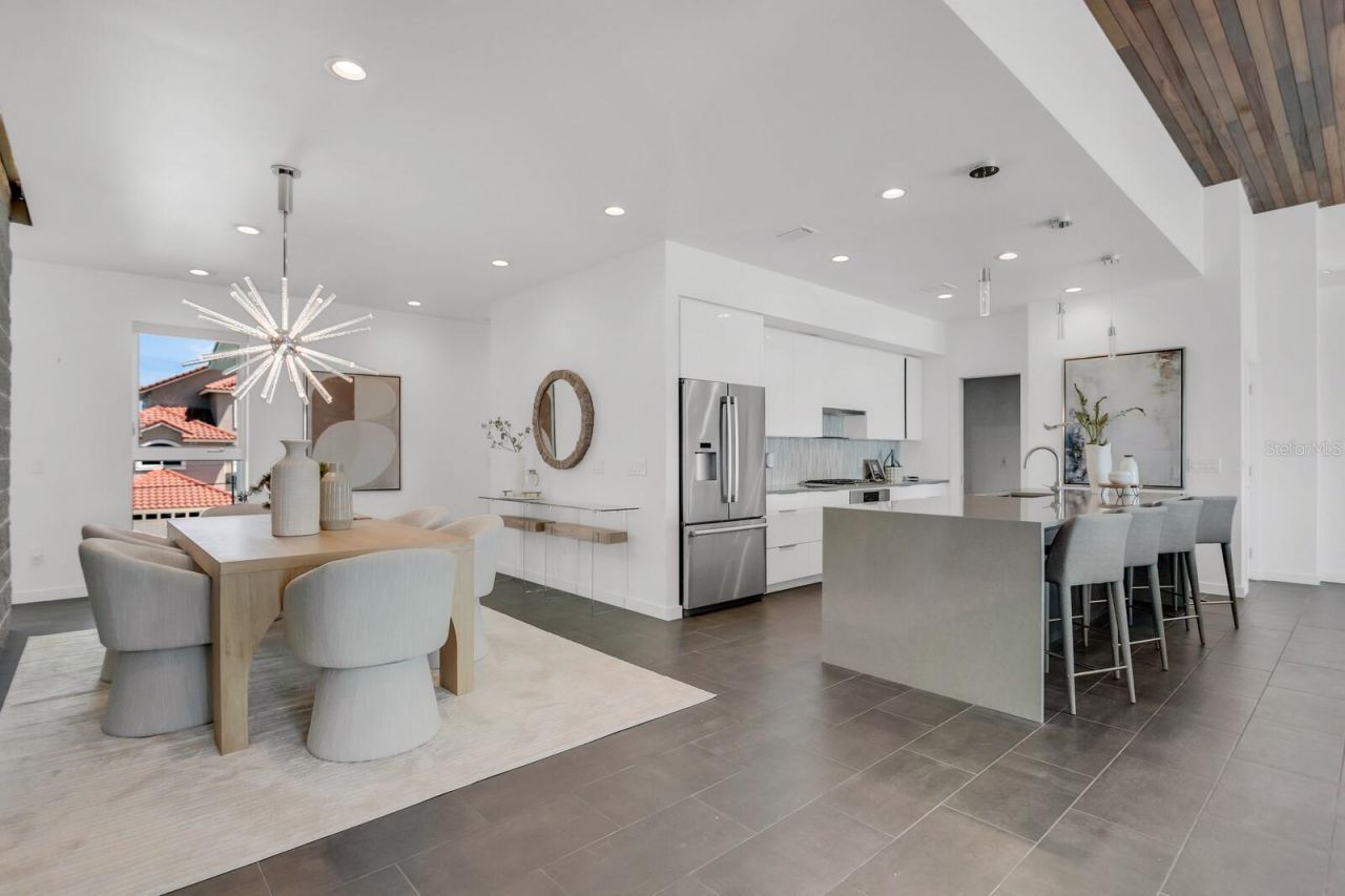 905 Bay Point Drive, Madeira Beach, FL 33708 Photo