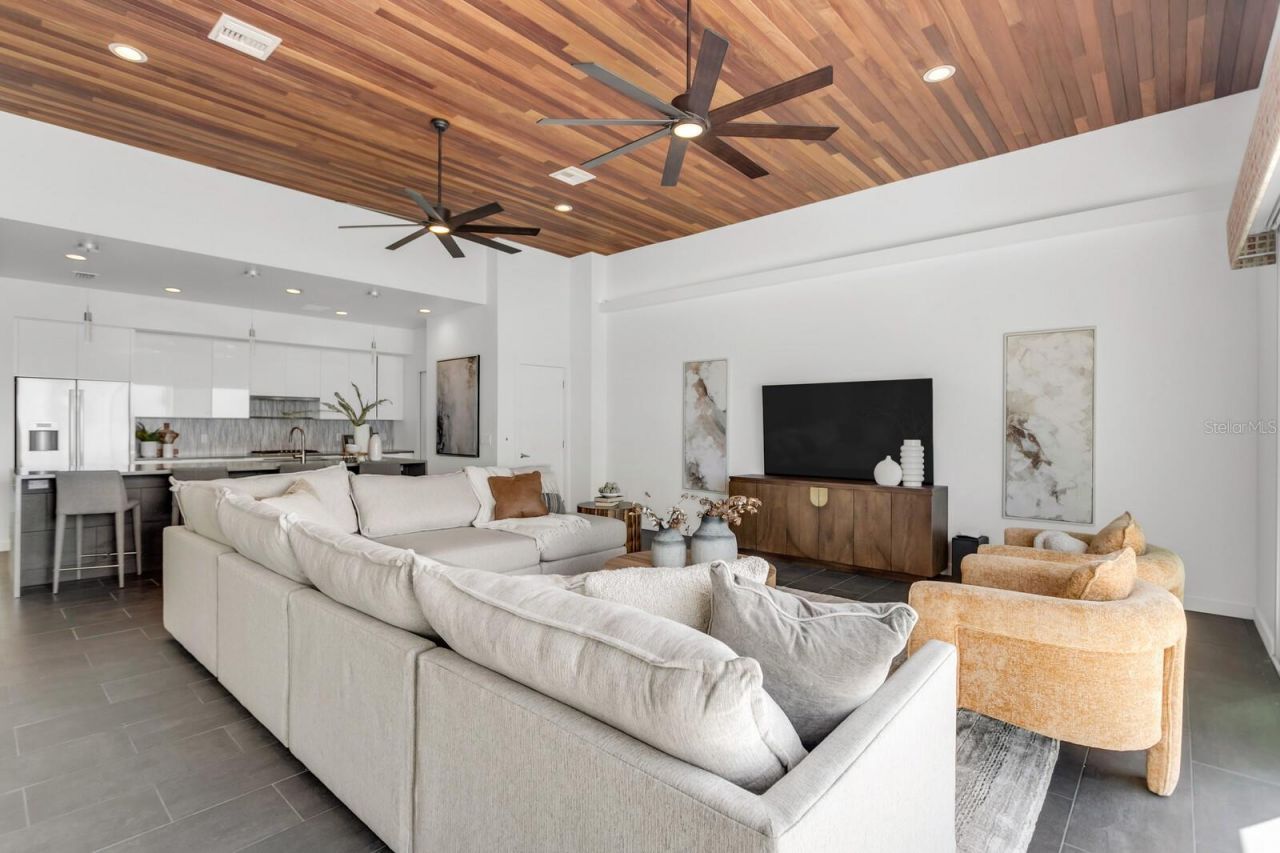 905 Bay Point Drive, Madeira Beach, FL 33708 Photo