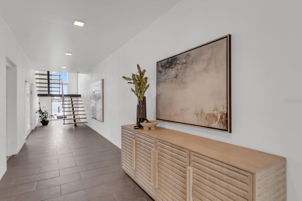 905 Bay Point Drive, Madeira Beach, FL 33708 Photo