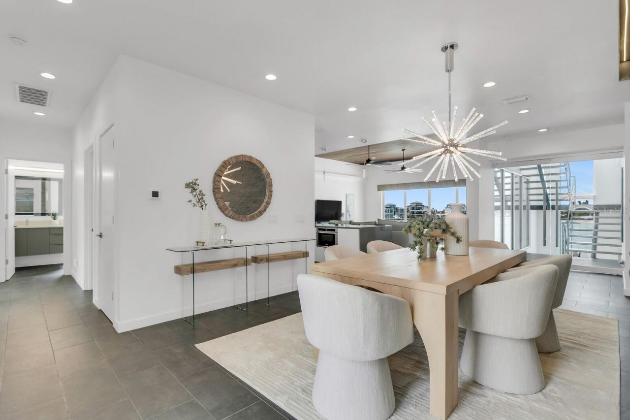 905 Bay Point Drive, Madeira Beach, FL 33708 Photo