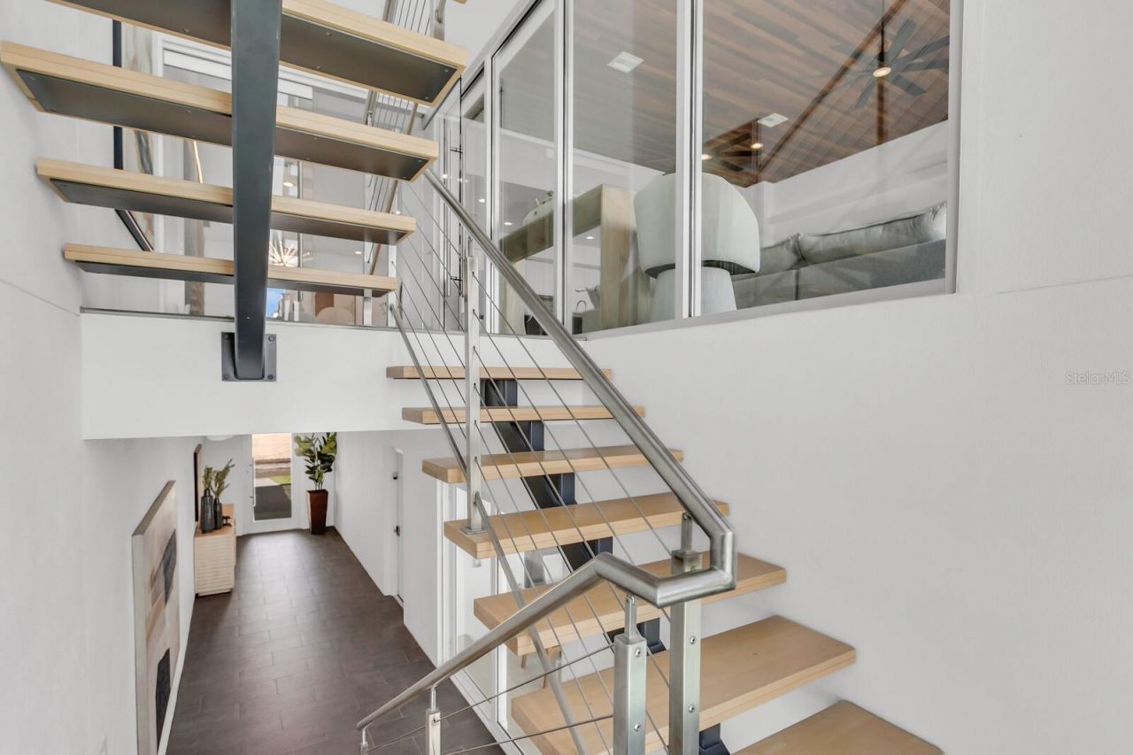 905 Bay Point Drive, Madeira Beach, FL 33708 Photo