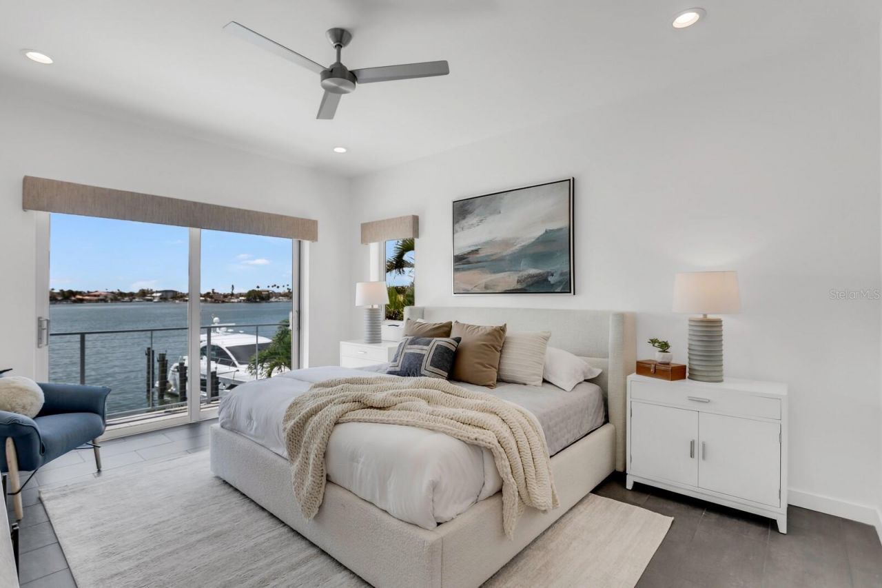 905 Bay Point Drive, Madeira Beach, FL 33708 Photo