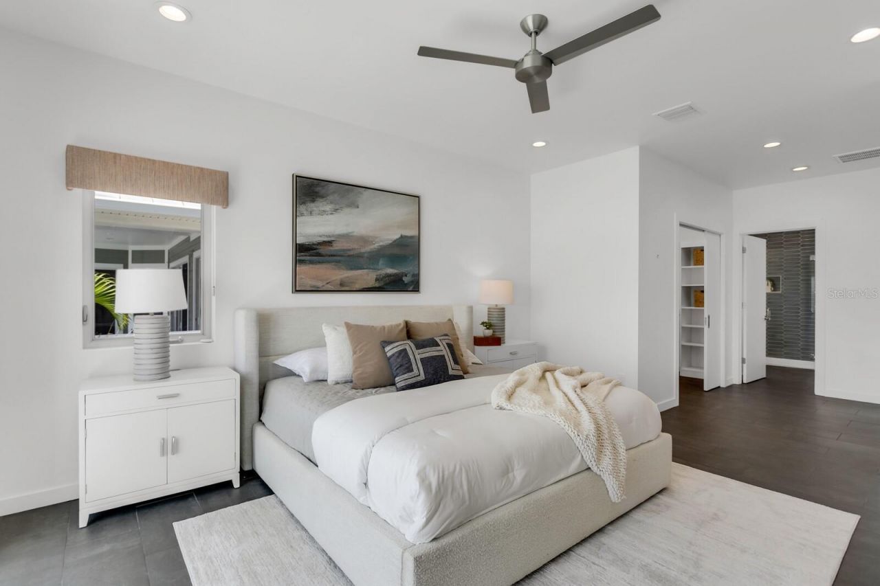 905 Bay Point Drive, Madeira Beach, FL 33708 Photo