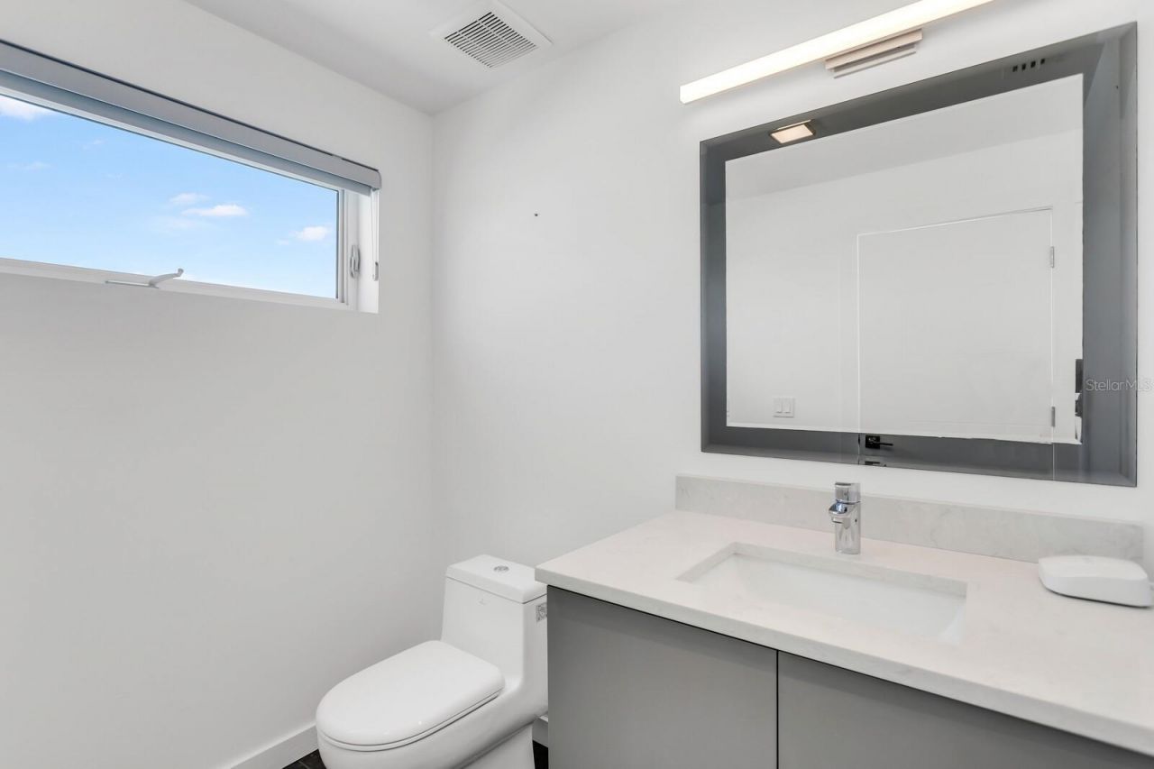 905 Bay Point Drive, Madeira Beach, FL 33708 Photo