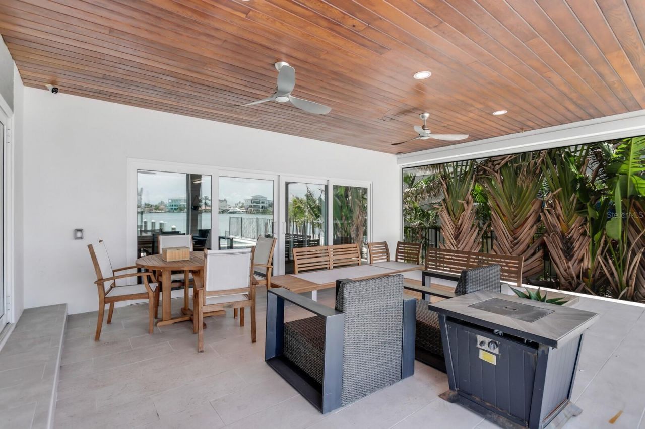 905 Bay Point Drive, Madeira Beach, FL 33708 Photo