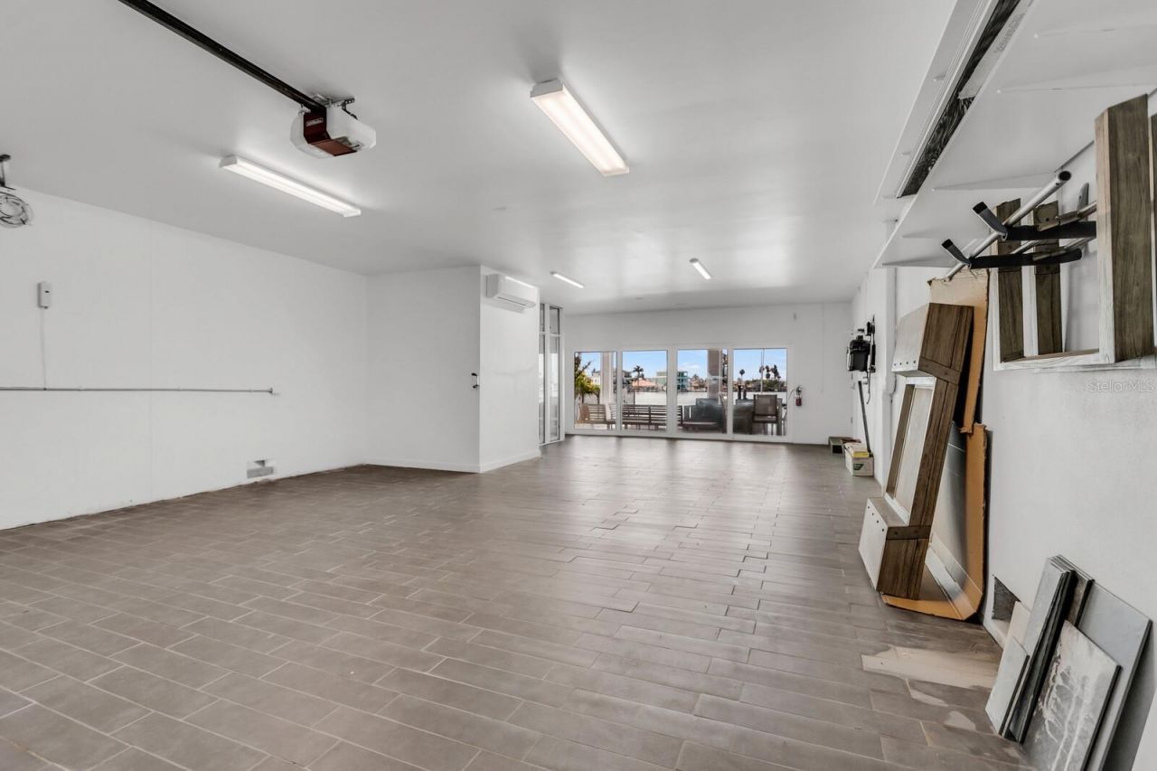 905 Bay Point Drive, Madeira Beach, FL 33708 Photo