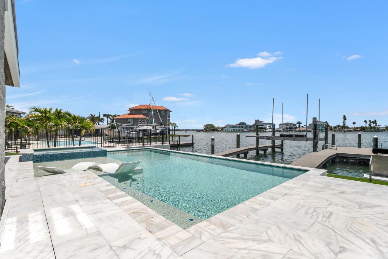 905 Bay Point Drive, Madeira Beach, FL 33708 Photo