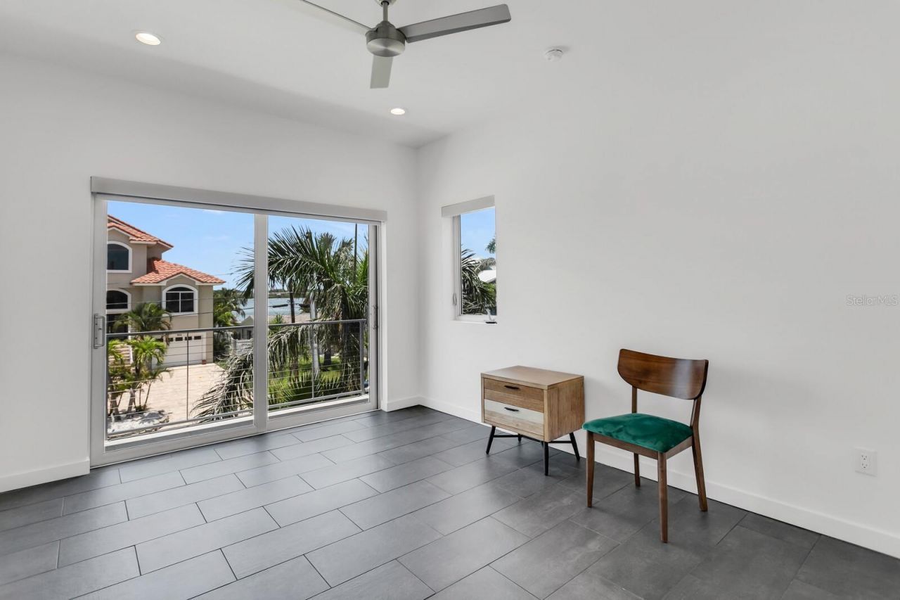 905 Bay Point Drive, Madeira Beach, FL 33708 Photo