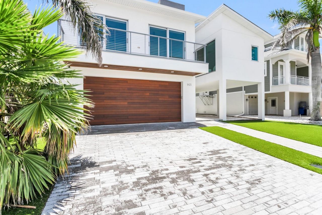 905 Bay Point Drive, Madeira Beach, FL 33708 Photo