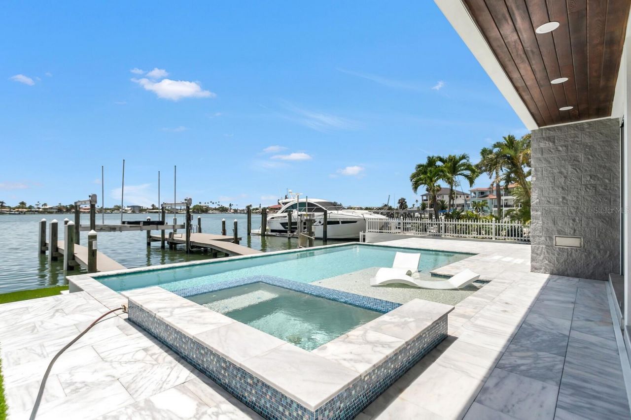 905 Bay Point Drive, Madeira Beach, FL 33708 Photo