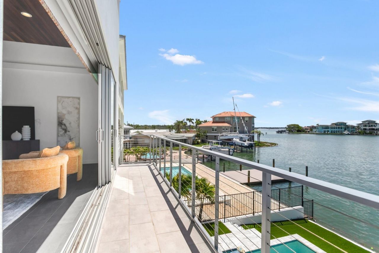 905 Bay Point Drive, Madeira Beach, FL 33708 Photo