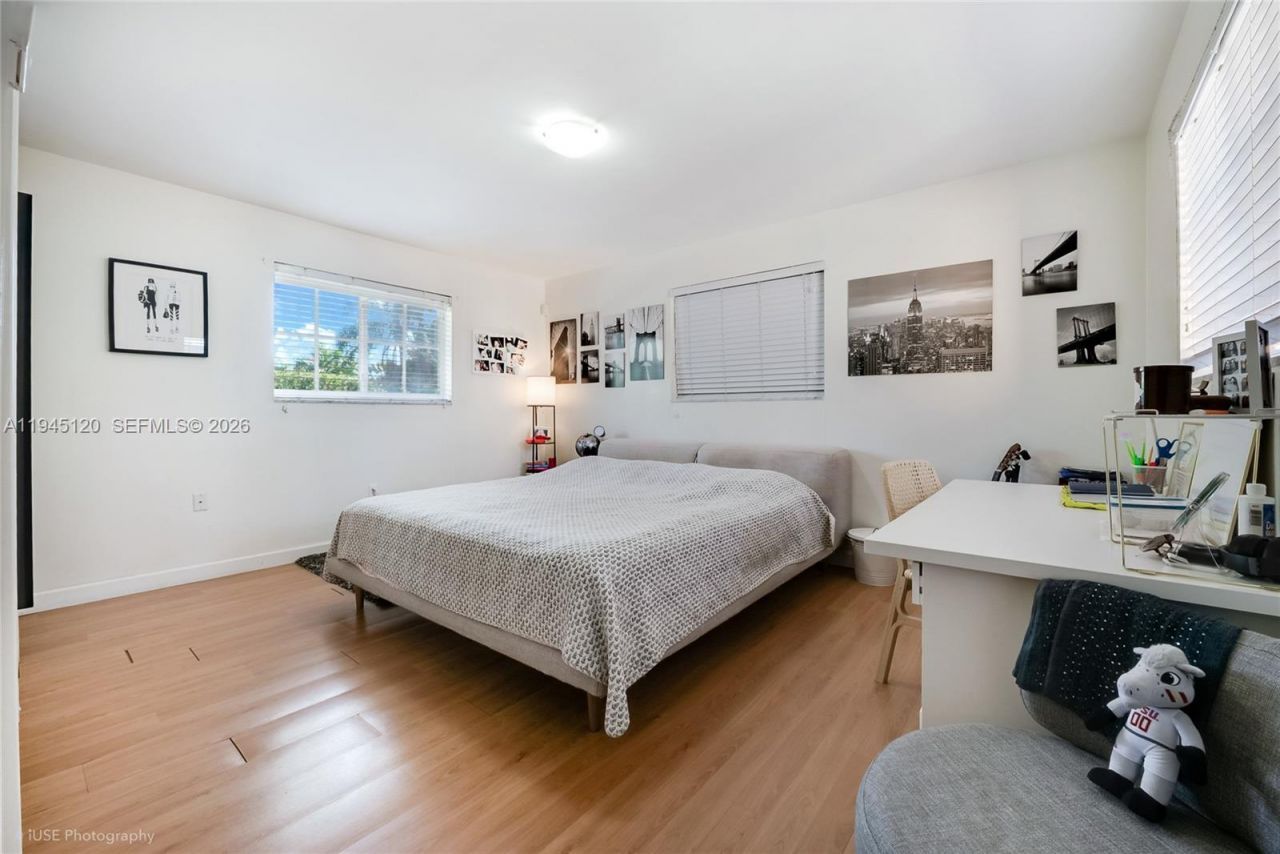 5700 SW 45th Ter, Miami, FL 33155 Photo