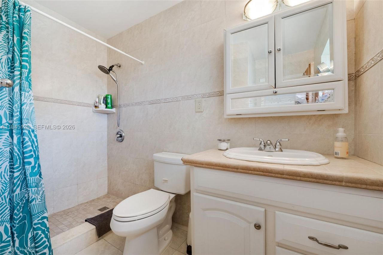 5700 SW 45th Ter, Miami, FL 33155 Photo