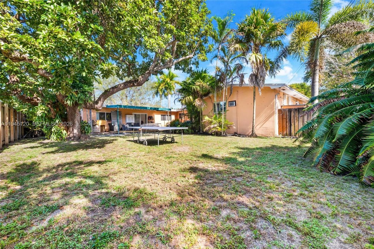 5700 SW 45th Ter, Miami, FL 33155 Photo