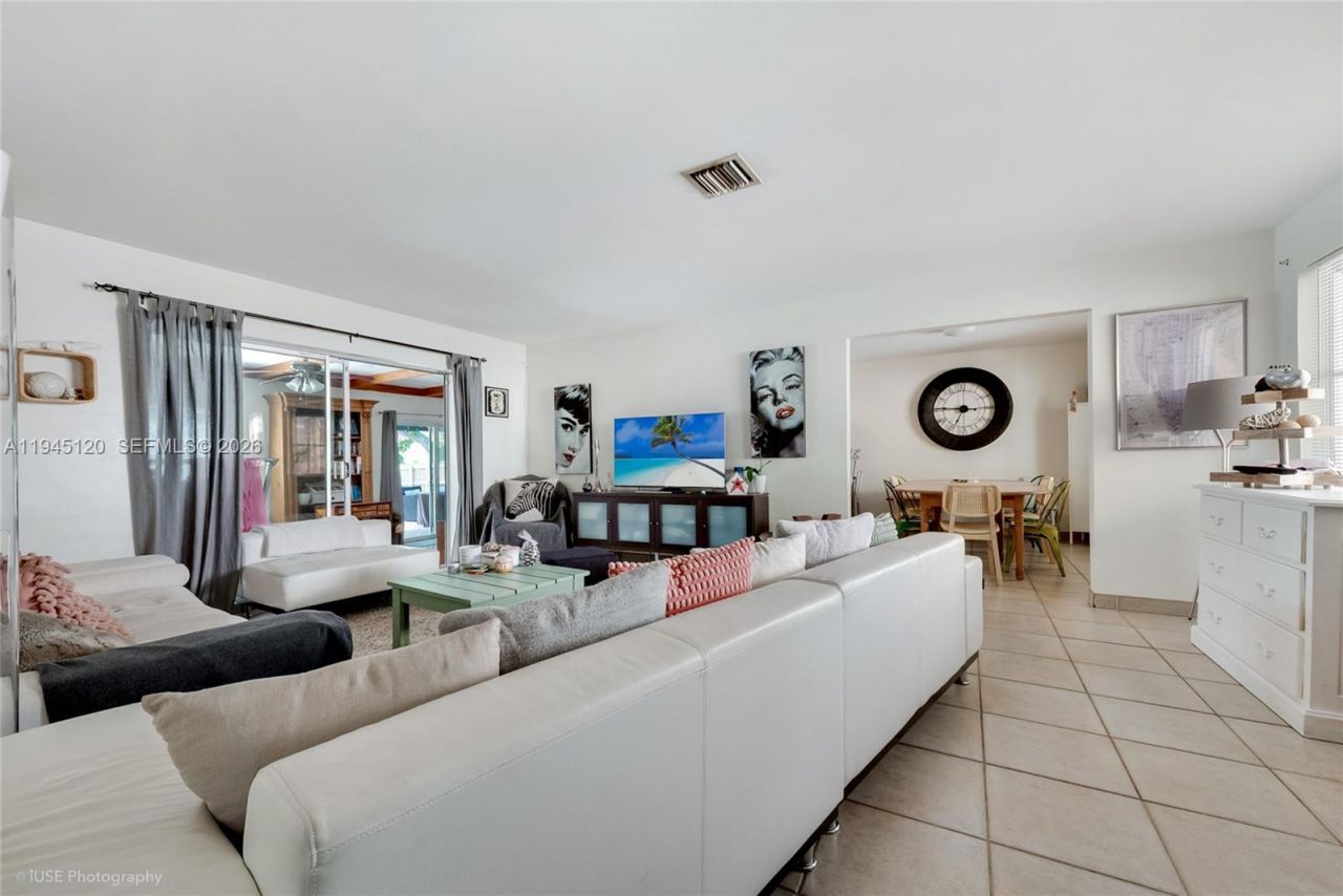 5700 SW 45th Ter, Miami, FL 33155 Photo