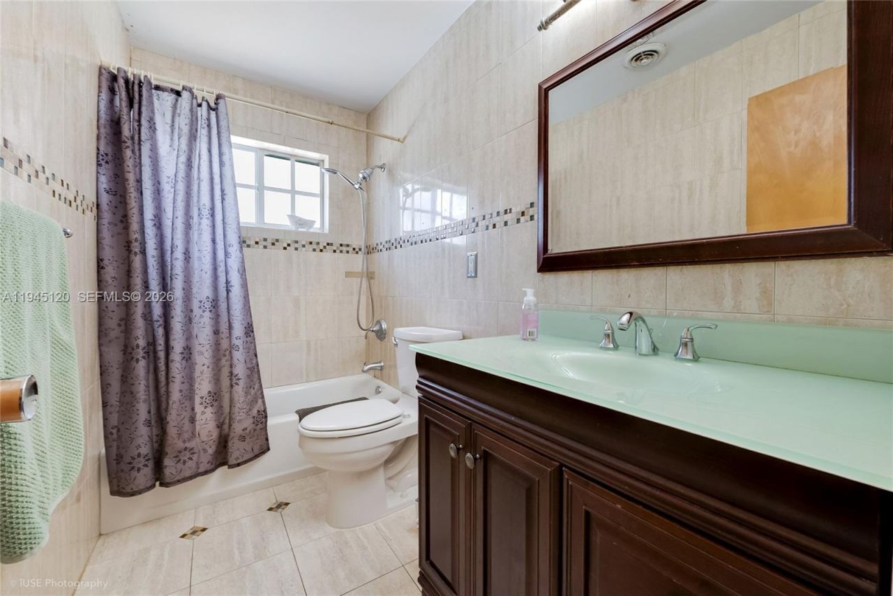 5700 SW 45th Ter, Miami, FL 33155 Photo