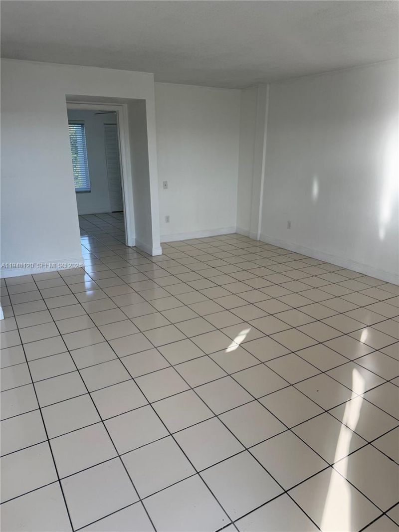 7105 W 13th Ave, Unit 402, Hialeah, FL 33014 Photo
