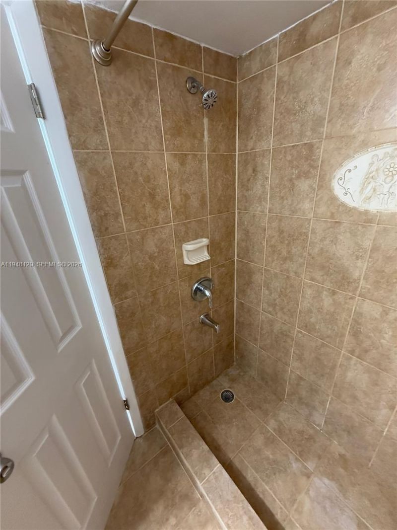 7105 W 13th Ave, Unit 402, Hialeah, FL 33014 Photo