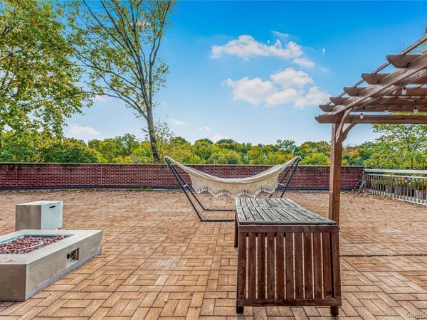 6538 austin st, Unit 2A, Rego Park, NY 11374