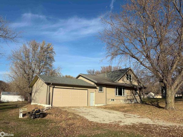2209 Lawler Street, Emmetsburg, IA 50536