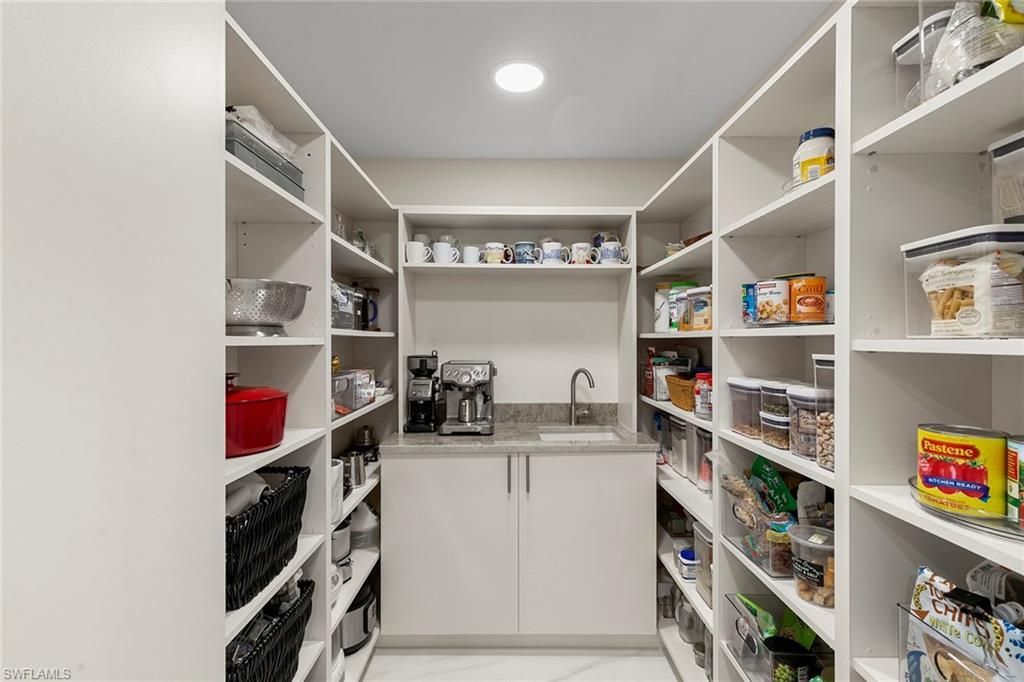 3951 Gulf Shore Blvd N, Unit 205, Naples, FL 34103 Photo