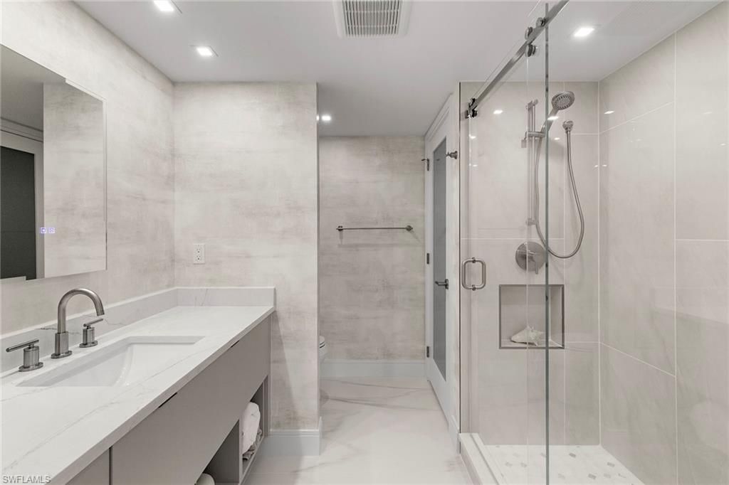 3951 Gulf Shore Blvd N, Unit 205, Naples, FL 34103 Photo