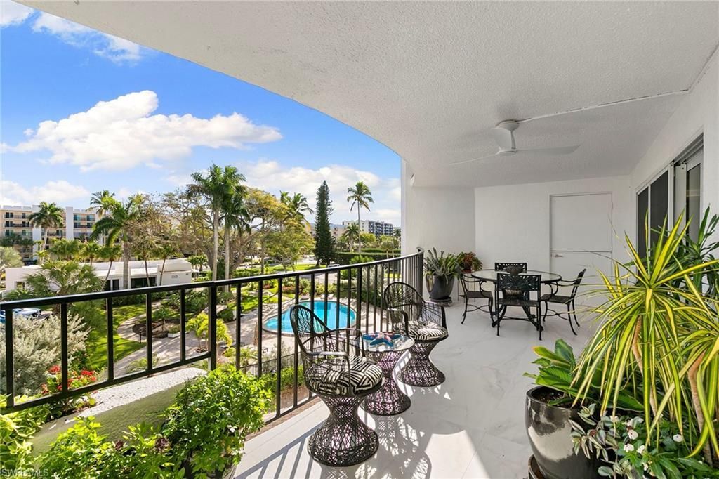 3951 Gulf Shore Blvd N, Unit 205, Naples, FL 34103 Photo