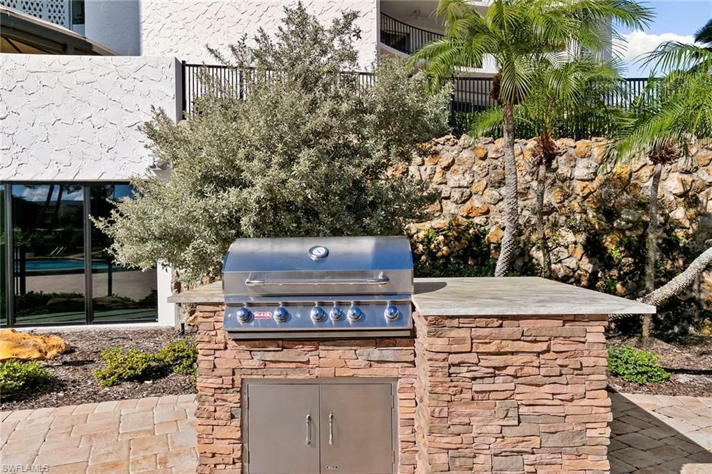 3951 Gulf Shore Blvd N, Unit 205, Naples, FL 34103 Photo