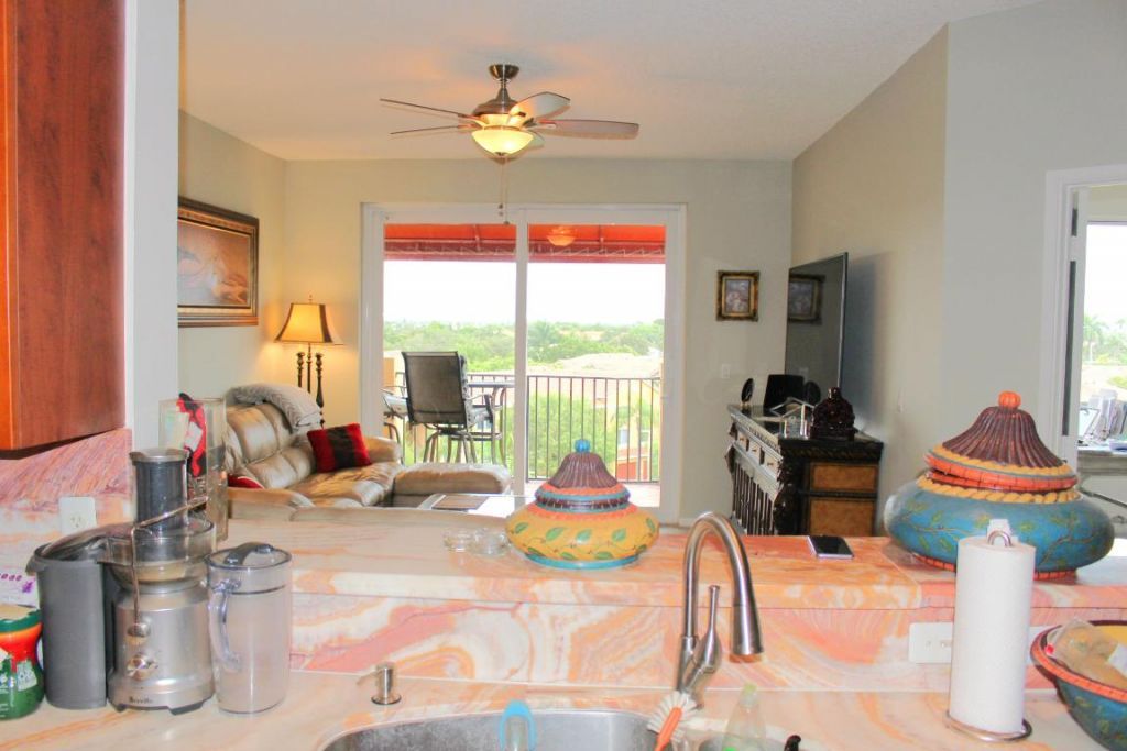 1000 Scotia Drive, Unit 605, Hypoluxo, FL 33462 Photo