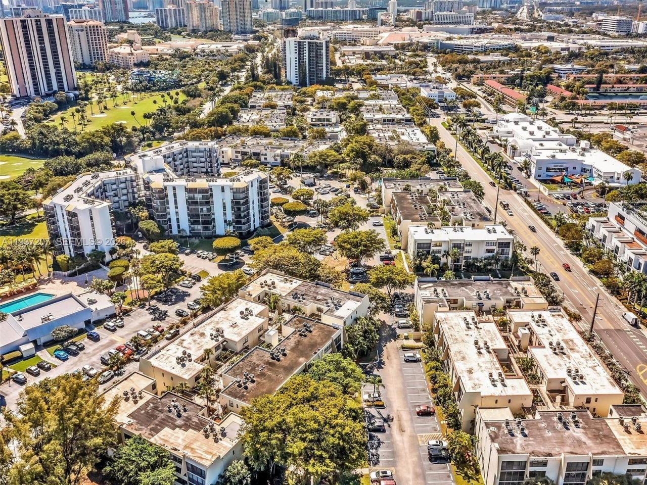 20401 NE 30th Ave , Unit 310-8, Aventura, FL 33180 Photo