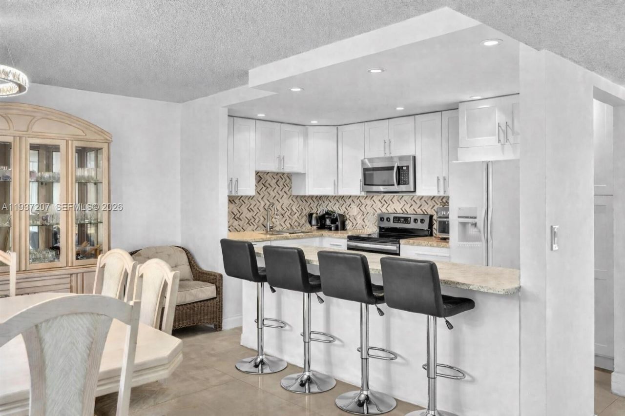 20401 NE 30th Ave , Unit 310-8, Aventura, FL 33180 Photo