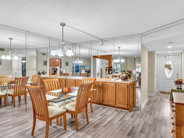 9420 S Hollybrook Lake Dr, Unit 302, Pembroke Pines, FL 33025