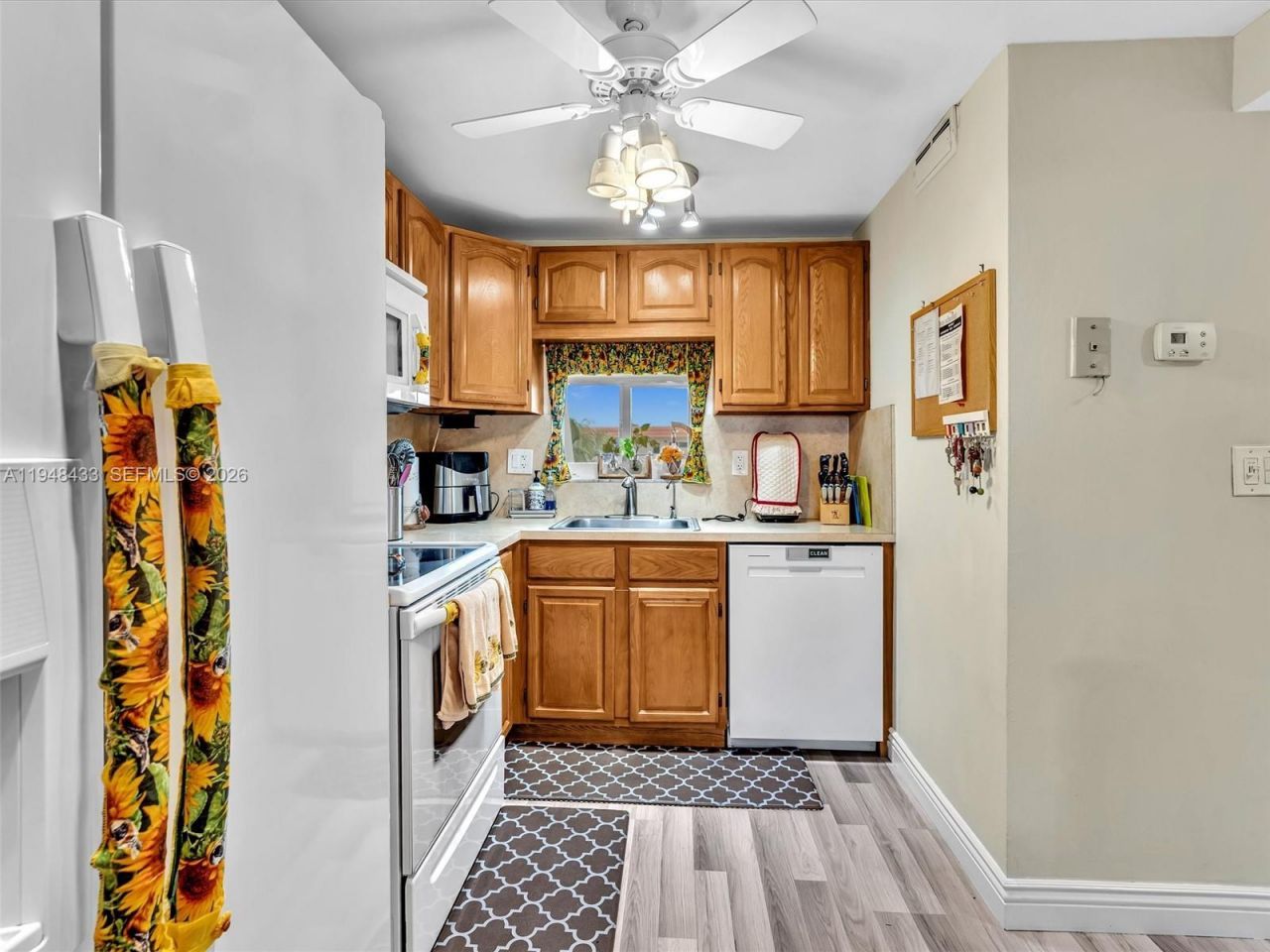 9420 S Hollybrook Lake Dr, Unit 302, Pembroke Pines, FL 33025 Photo