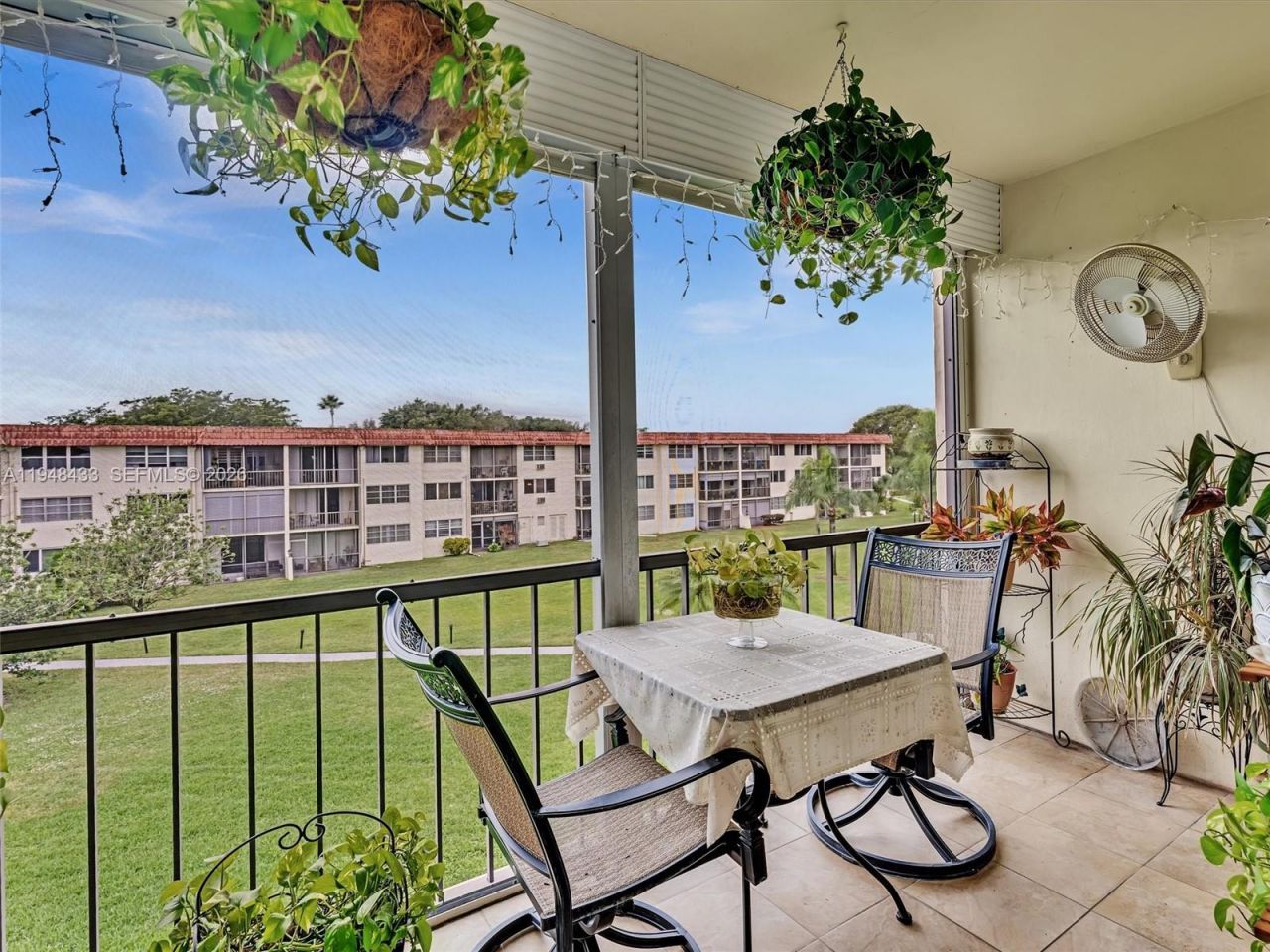 9420 S Hollybrook Lake Dr, Unit 302, Pembroke Pines, FL 33025 Photo