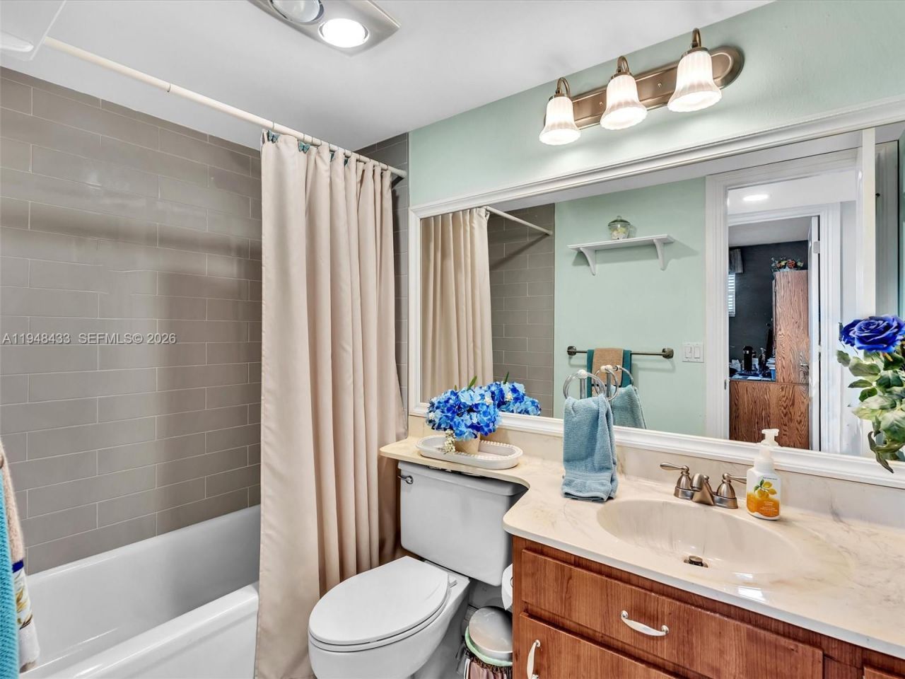 9420 S Hollybrook Lake Dr, Unit 302, Pembroke Pines, FL 33025 Photo