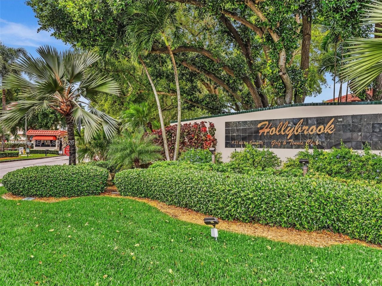 9420 S Hollybrook Lake Dr, Unit 302, Pembroke Pines, FL 33025 Photo