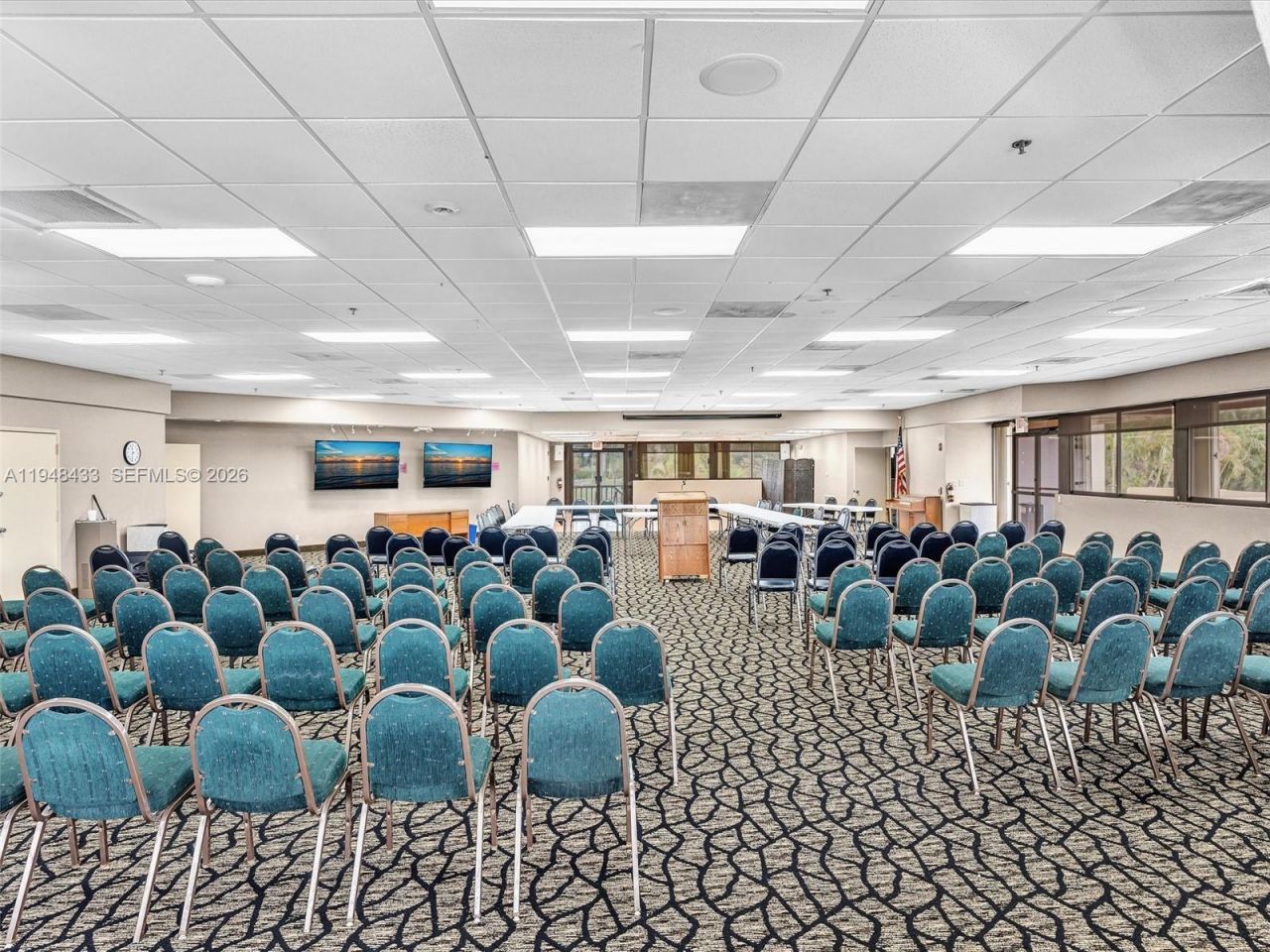 9420 S Hollybrook Lake Dr, Unit 302, Pembroke Pines, FL 33025 Photo