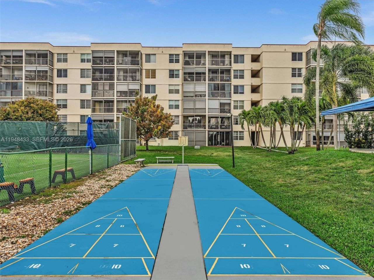 9420 S Hollybrook Lake Dr, Unit 302, Pembroke Pines, FL 33025 Photo