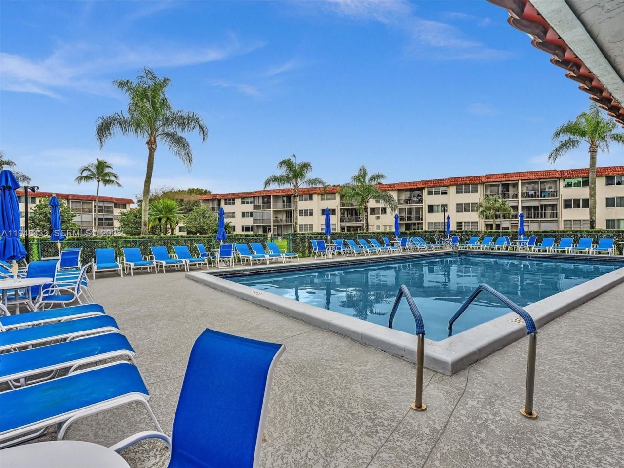 9420 S Hollybrook Lake Dr, Unit 302, Pembroke Pines, FL 33025 Photo