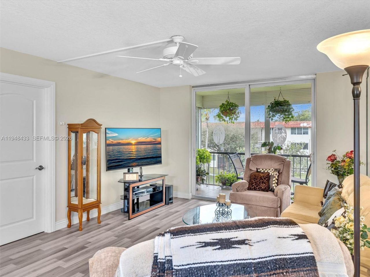 9420 S Hollybrook Lake Dr, Unit 302, Pembroke Pines, FL 33025 Photo