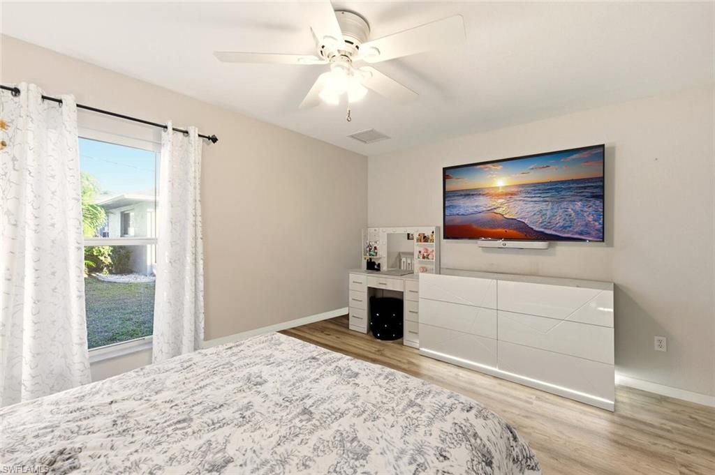 609 SE 16th Ter, Cape Coral, FL 33990 Photo