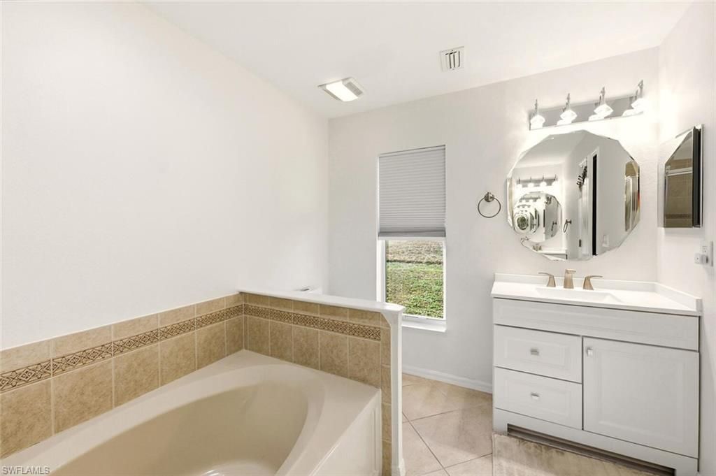 609 SE 16th Ter, Cape Coral, FL 33990 Photo