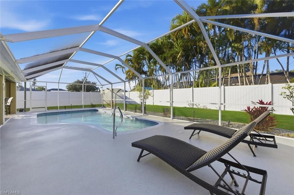 609 SE 16th Ter, Cape Coral, FL 33990 Photo