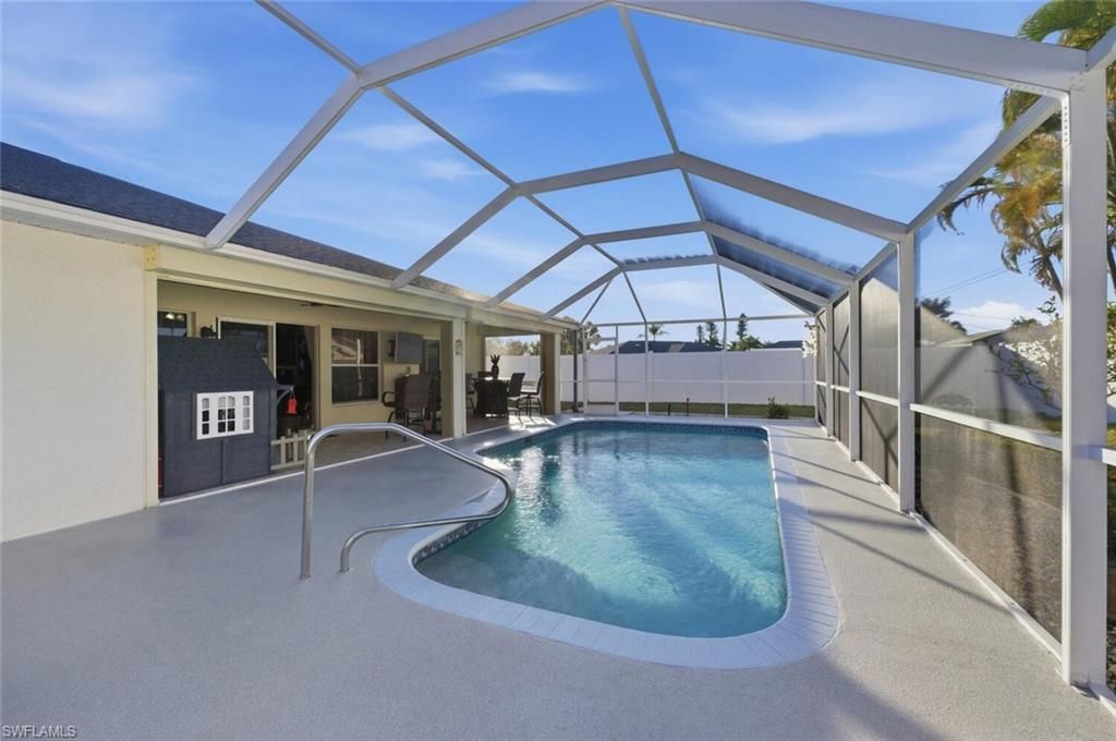 609 SE 16th Ter, Cape Coral, FL 33990 Photo