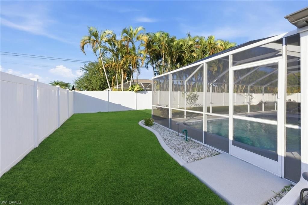 609 SE 16th Ter, Cape Coral, FL 33990 Photo